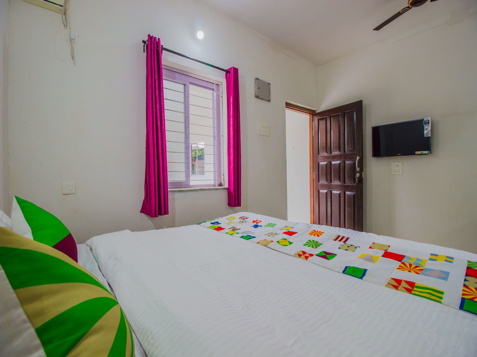 Oyo 13098 Home Studio Siolim Eksteriør bilde
