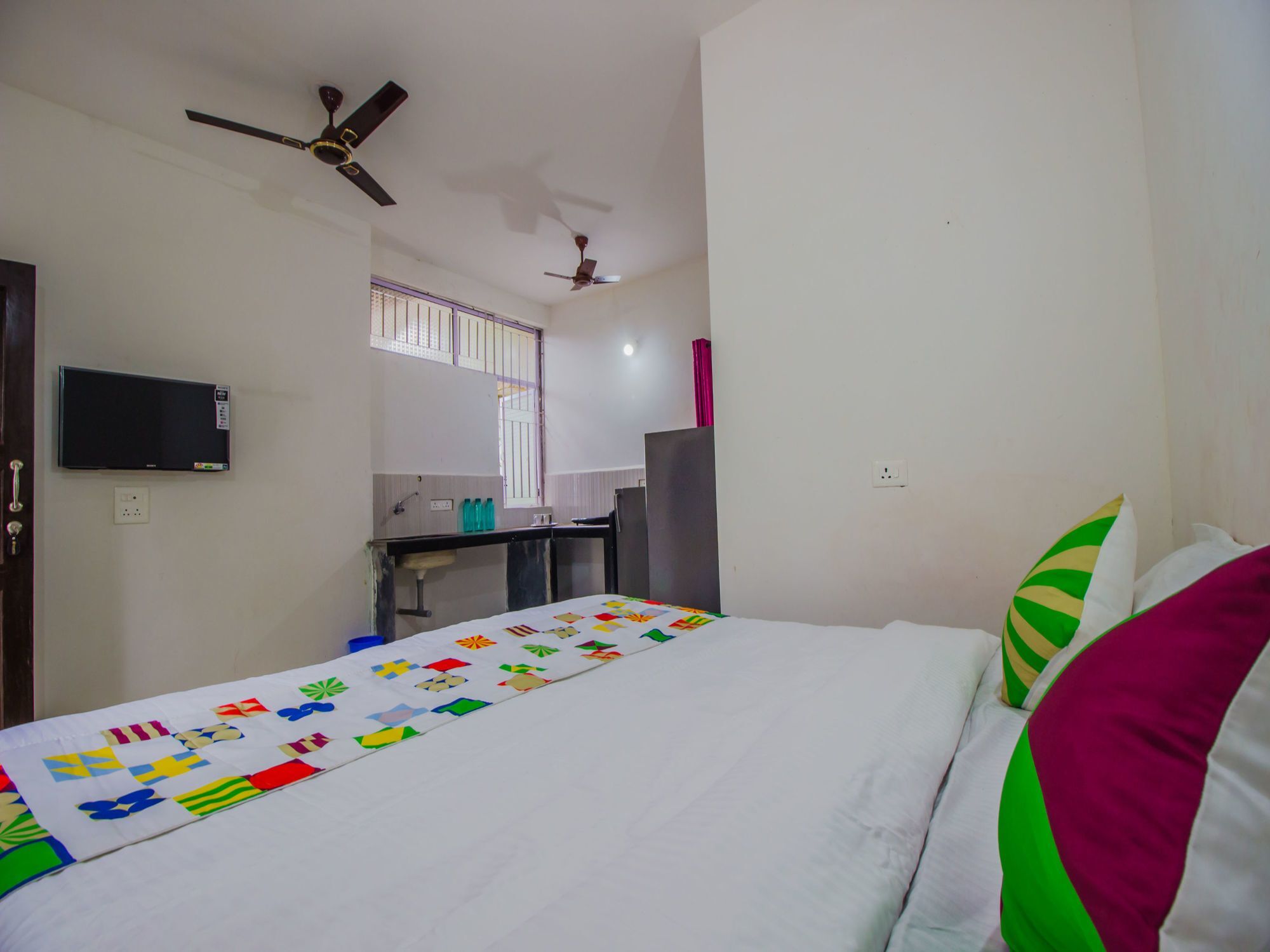 Oyo 13098 Home Studio Siolim Eksteriør bilde